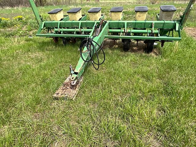 Image of John Deere 7000 equipment image 2