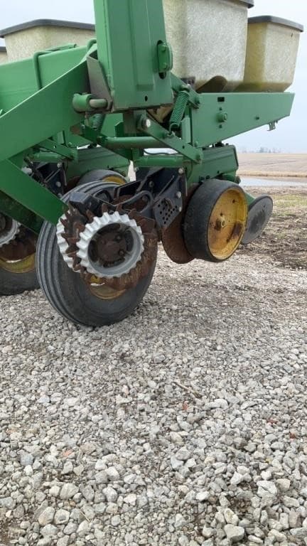 Image of John Deere 7000 equipment image 4