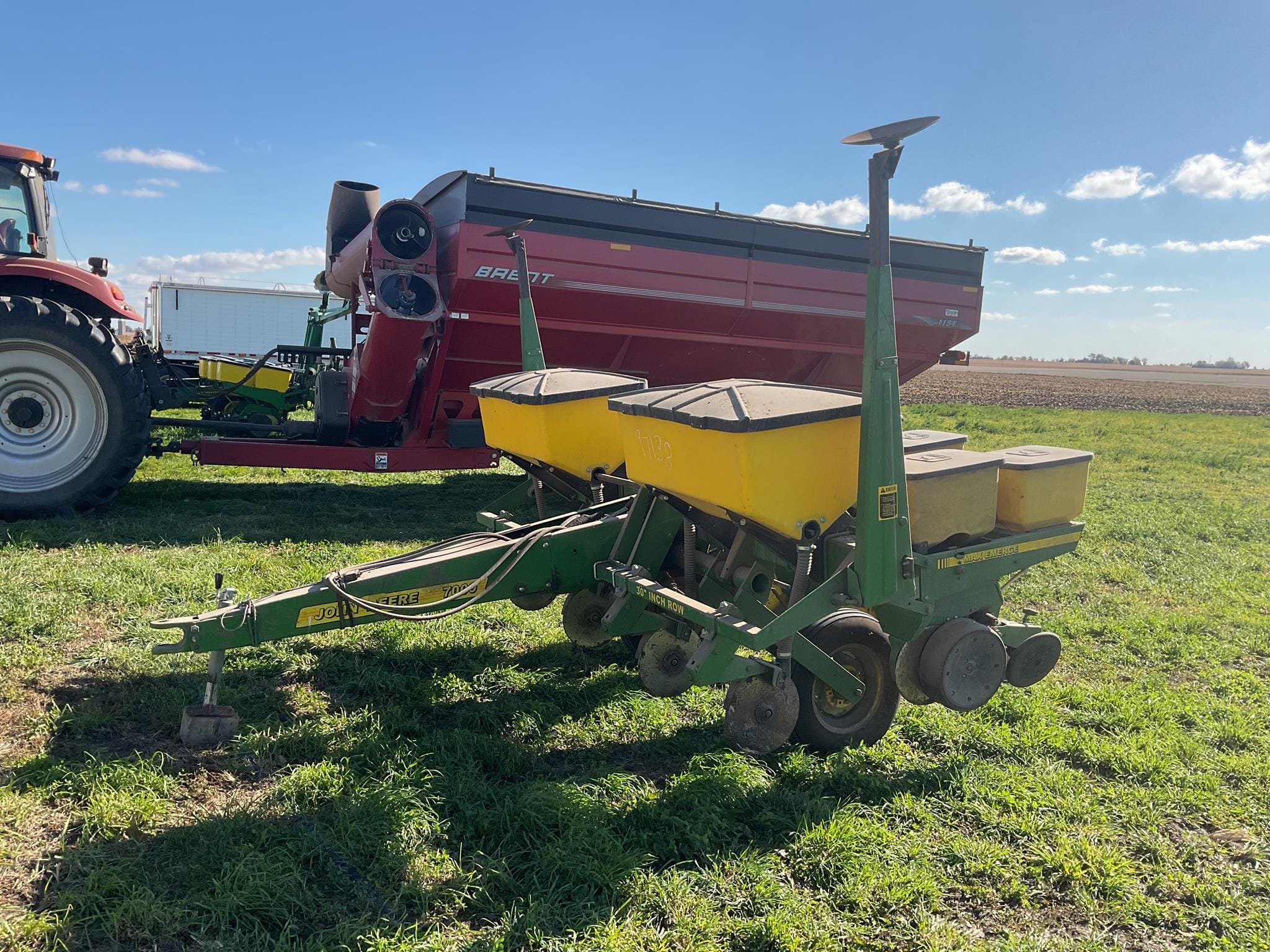 John Deere 7000 Equipment Image0