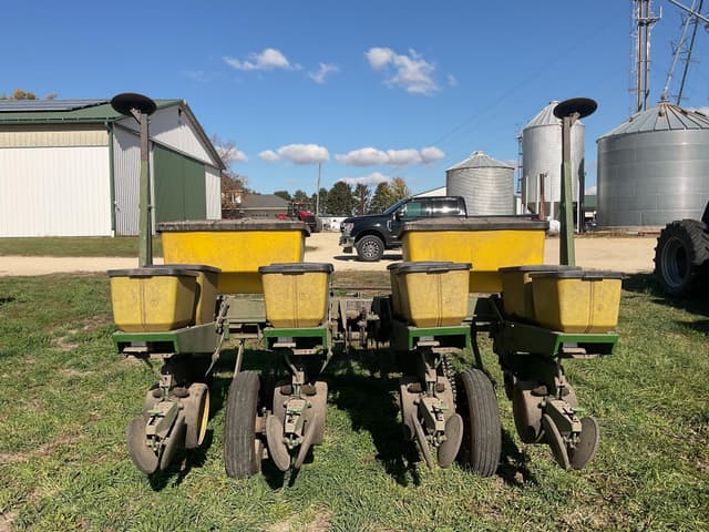 Image of John Deere 7000 equipment image 3