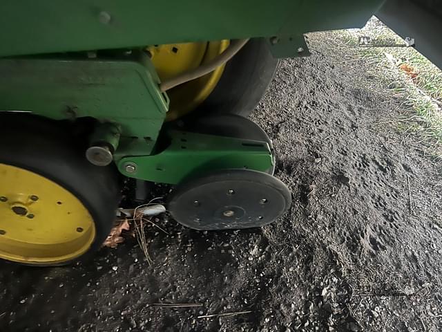 Image of John Deere 7000 equipment image 4