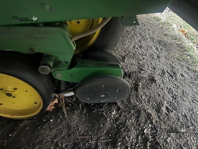 Image of John Deere 7000 equipment image 4