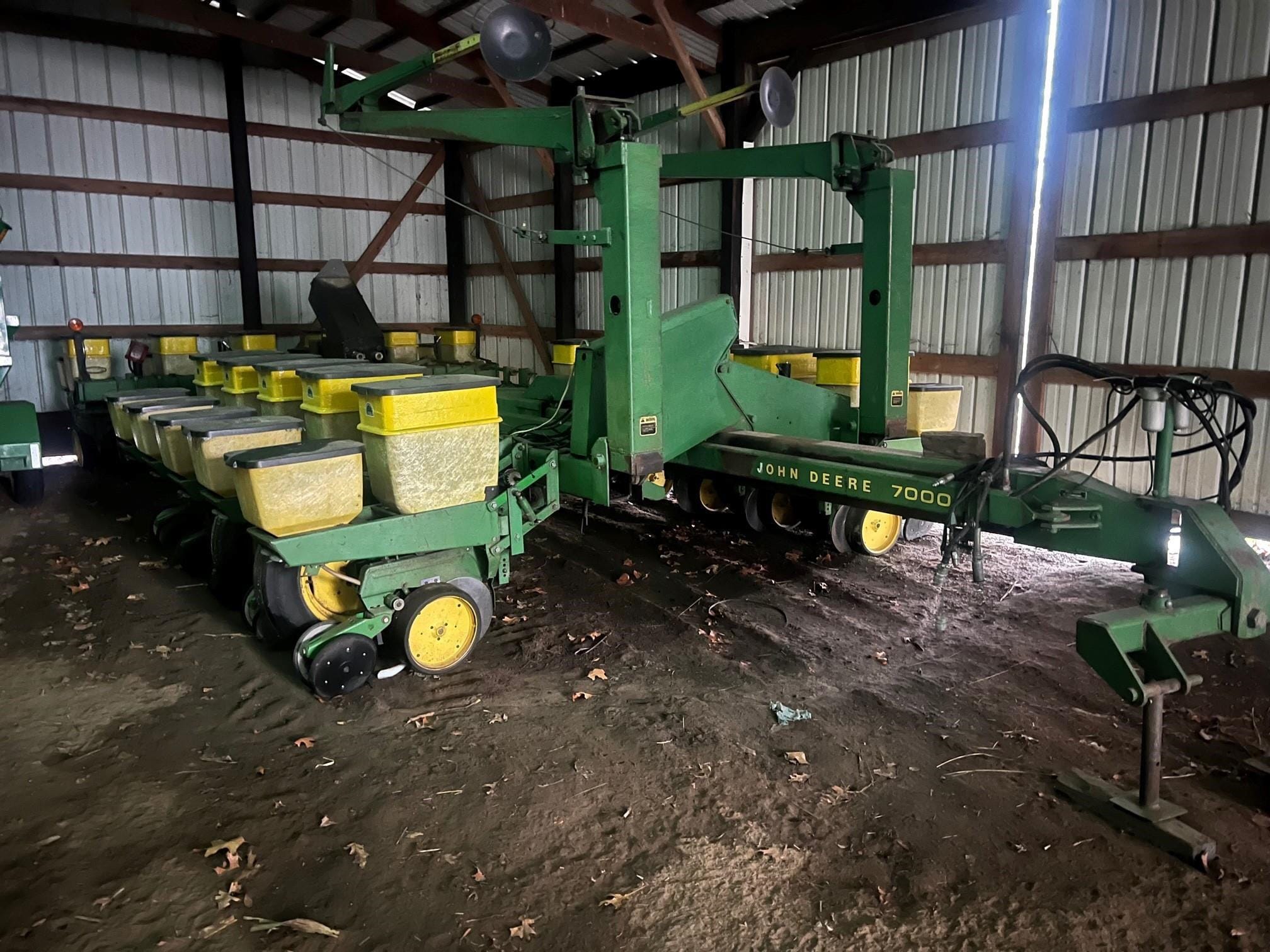 John Deere 7000 Equipment Image0