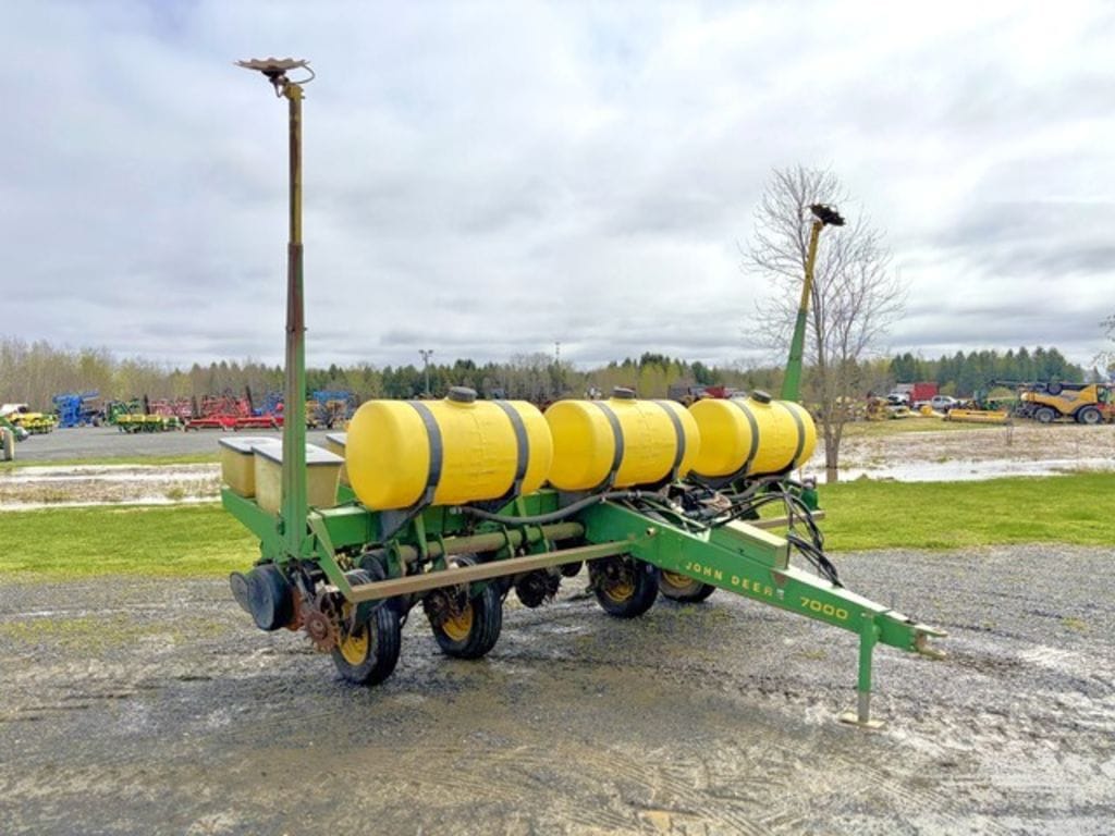 John Deere 7000 Equipment Image0
