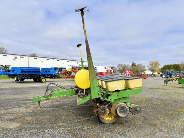 Image of John Deere 7000 equipment image 3