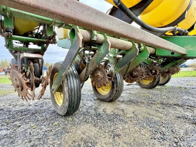 Image of John Deere 7000 equipment image 4