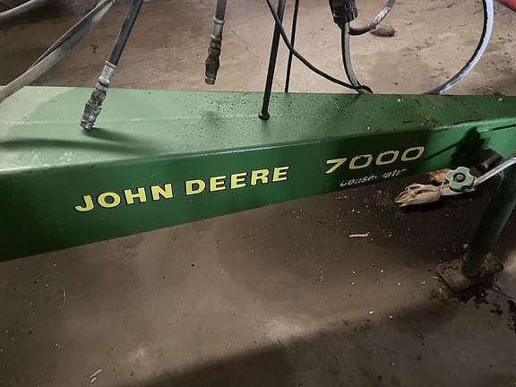 Image of John Deere 7000 equipment image 2