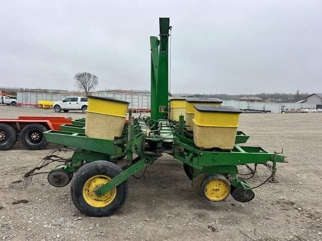 Image of John Deere 7000 equipment image 2