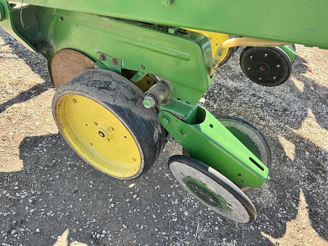 Image of John Deere 7000 equipment image 4