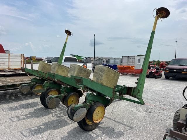 Image of John Deere 7000 equipment image 4