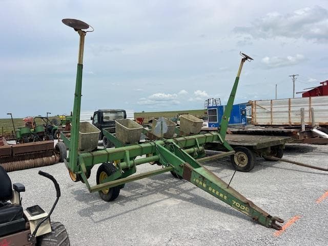 Image of John Deere 7000 equipment image 2