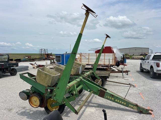 Image of John Deere 7000 equipment image 3