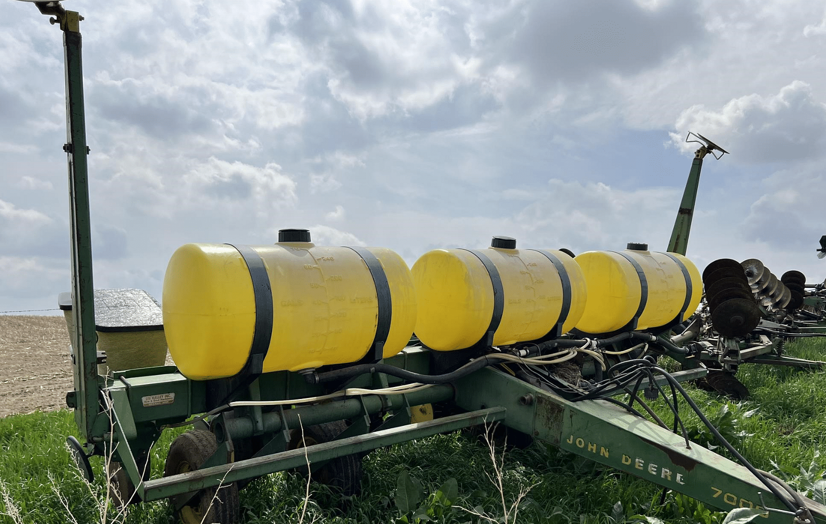 Main image John Deere 7000 3