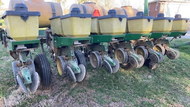 Image of John Deere 7000 equipment image 3