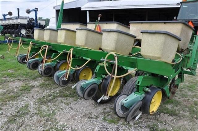 Image of John Deere 7000 equipment image 2