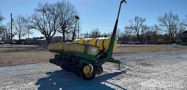 Image of John Deere 7000 equipment image 4