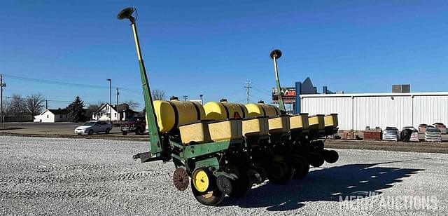 Image of John Deere 7000 equipment image 2