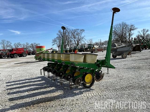 Image of John Deere 7000 equipment image 4