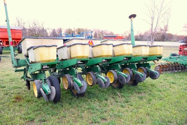 Image of John Deere 7000 equipment image 2