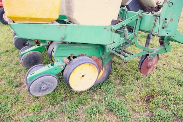 Image of John Deere 7000 equipment image 3