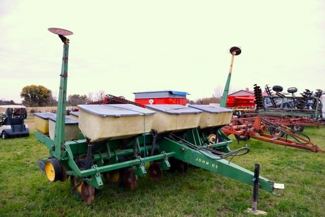 Image of John Deere 7000 equipment image 4