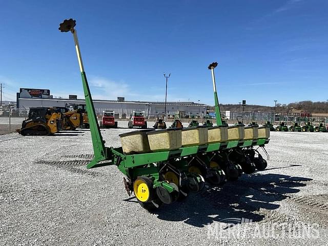 Image of John Deere 7000 equipment image 2