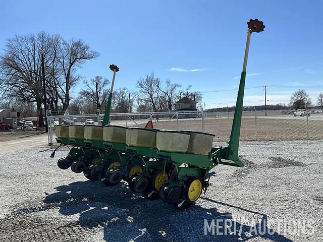 Image of John Deere 7000 equipment image 4