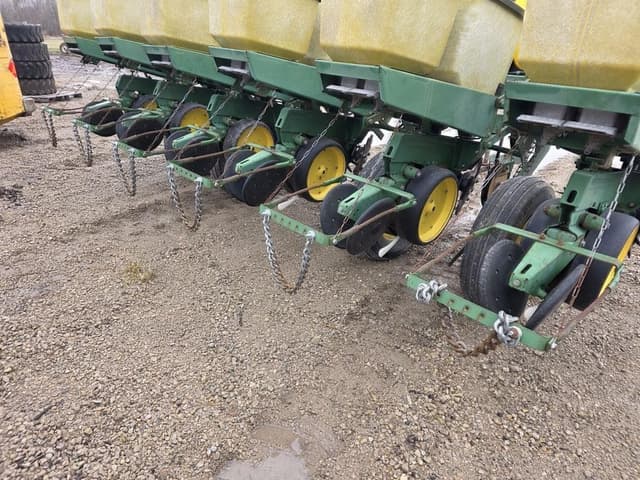 Image of John Deere 7000 equipment image 4