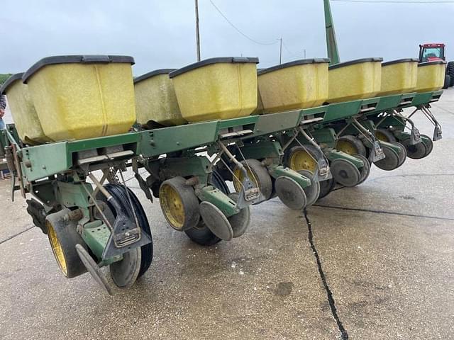 Image of John Deere 7000 equipment image 4