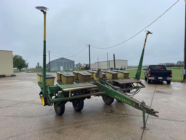 Image of John Deere 7000 equipment image 1