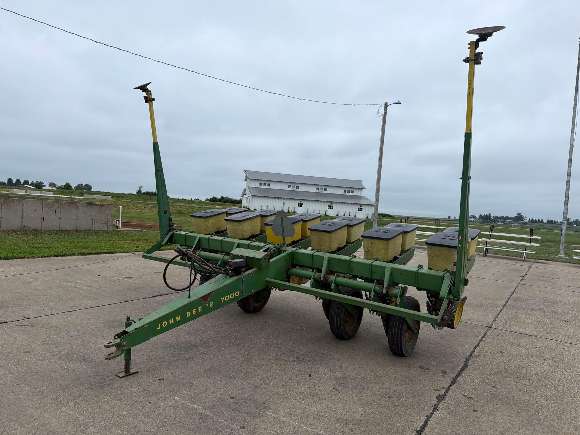 John Deere 7000 Equipment Image0