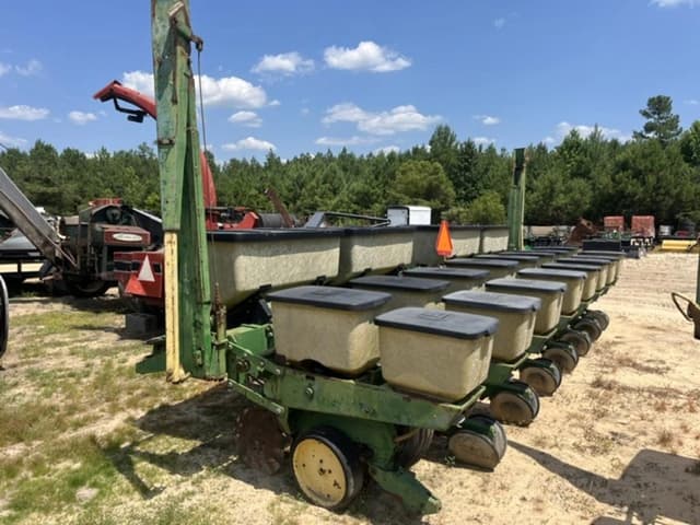 Image of John Deere 7000 equipment image 4