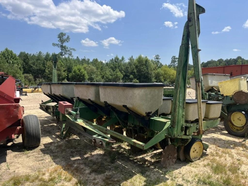 John Deere 7000 Equipment Image0
