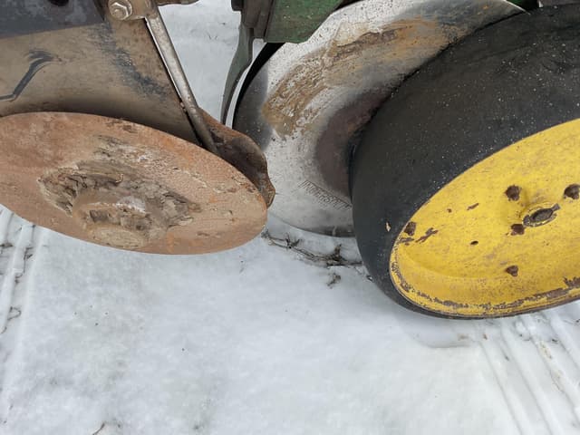 Image of John Deere 7000 equipment image 4