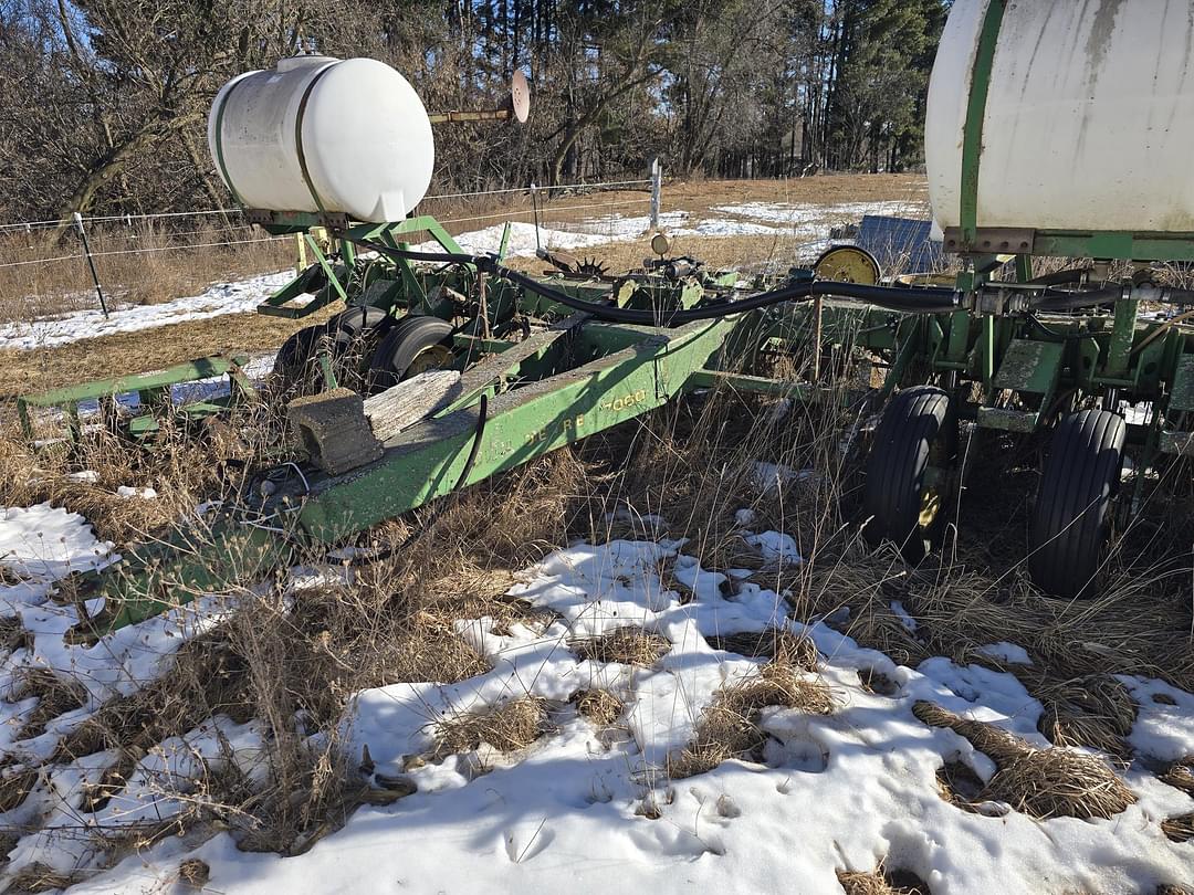 Image of John Deere 7000 Image 0