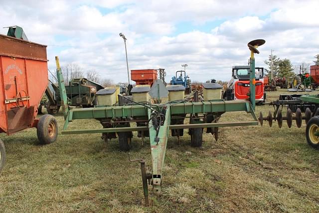 Image of John Deere 7000 equipment image 1