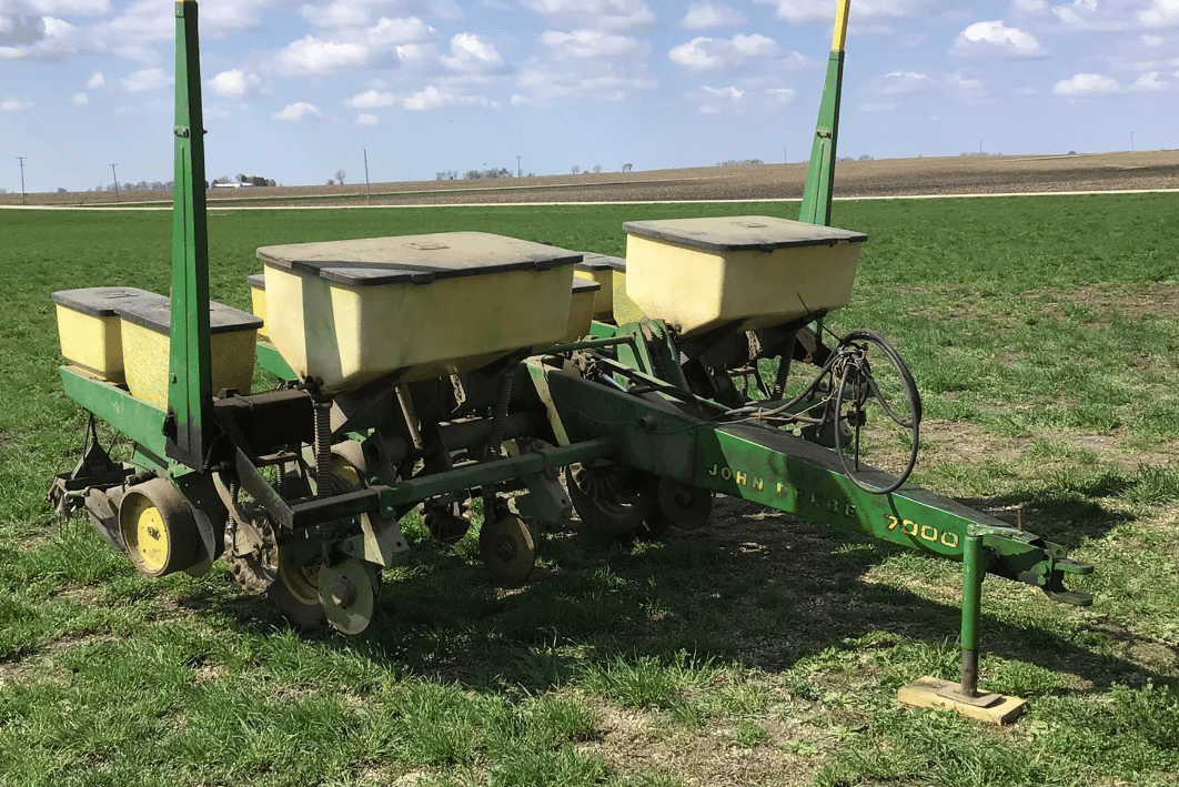 Main image John Deere 7000