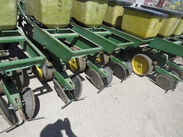 Image of John Deere 7000 equipment image 4