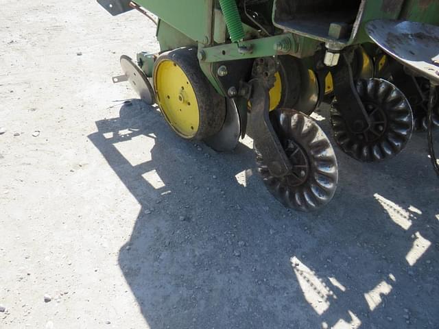 Image of John Deere 7000 equipment image 2