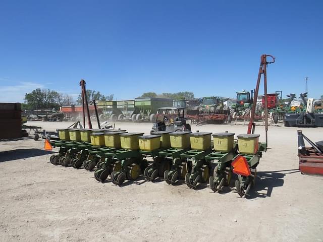 Image of John Deere 7000 equipment image 3