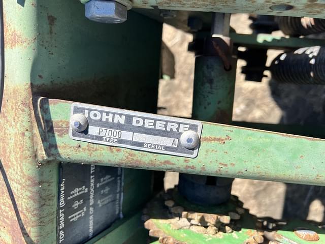 Image of John Deere 7000 equipment image 2