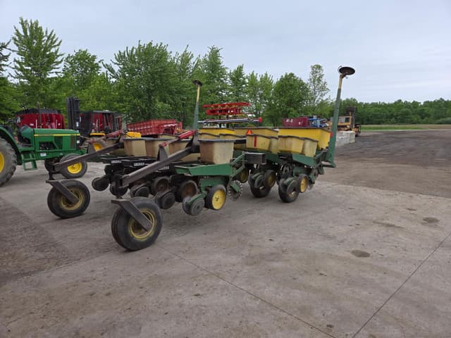 Image of John Deere 7000 equipment image 4