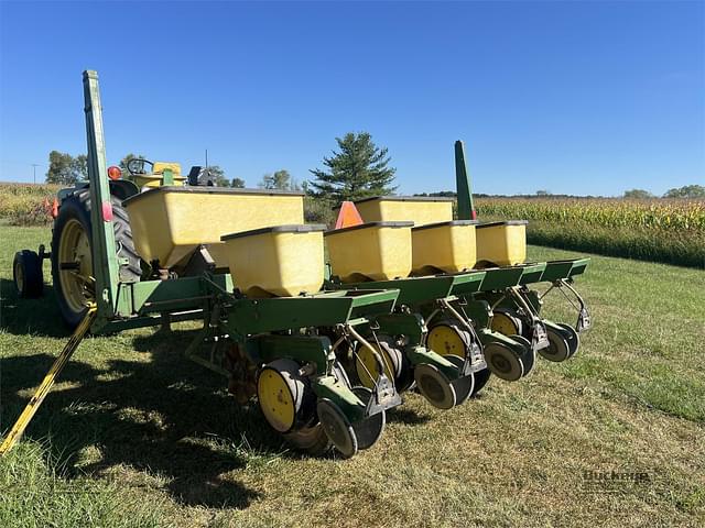 Image of John Deere 7000 equipment image 2