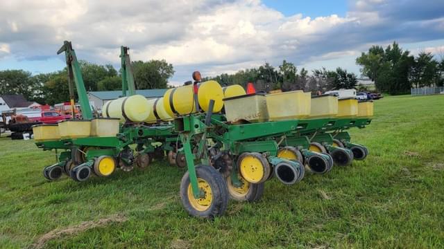 Image of John Deere 7000 equipment image 2