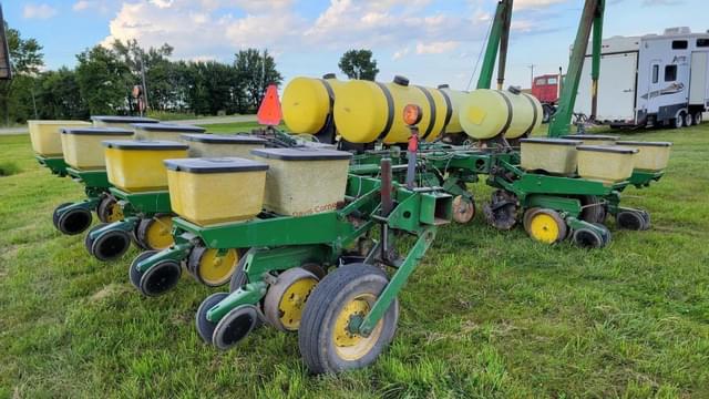 Image of John Deere 7000 equipment image 4