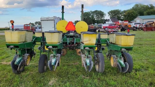 Image of John Deere 7000 equipment image 3