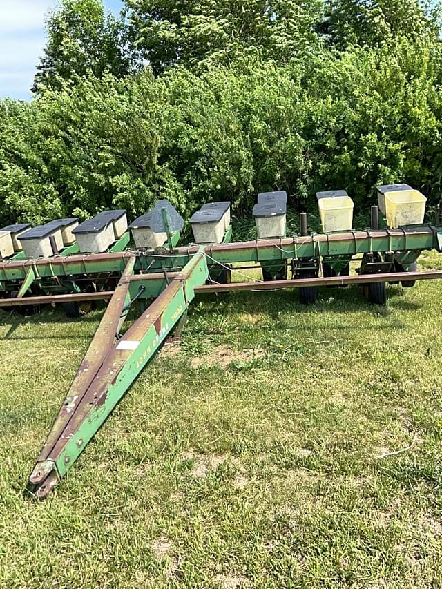 Image of John Deere 7000 equipment image 3