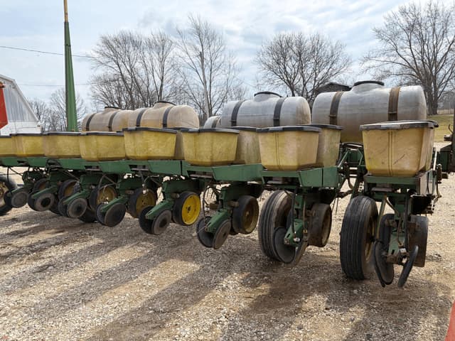 Image of John Deere 7000 equipment image 4