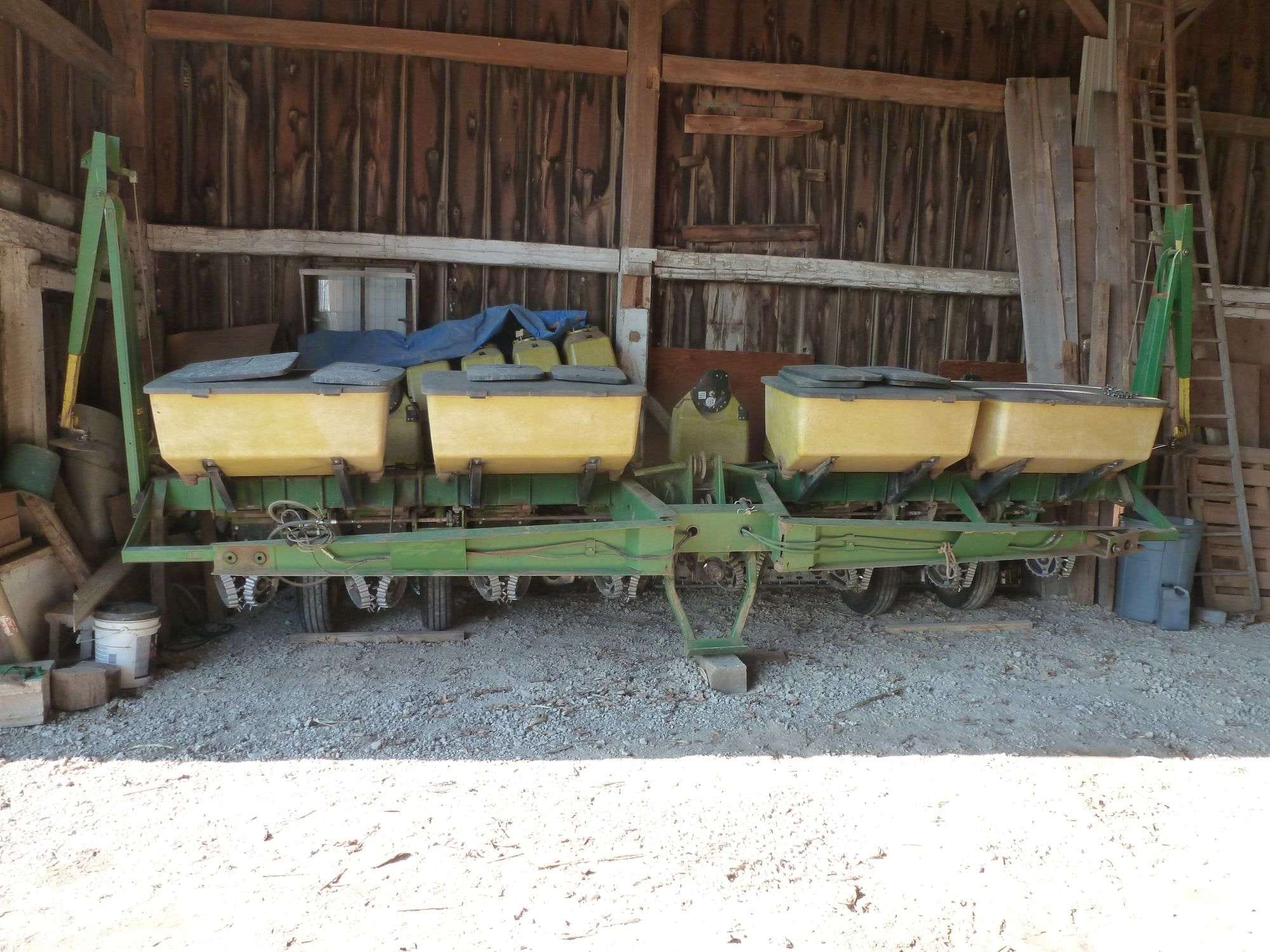 John Deere 7000 Equipment Image0