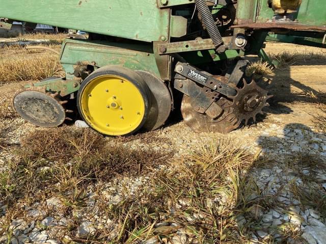 Image of John Deere 7000 equipment image 2